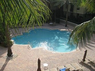 3rd image of 630 Sapodilla Ave APT 121