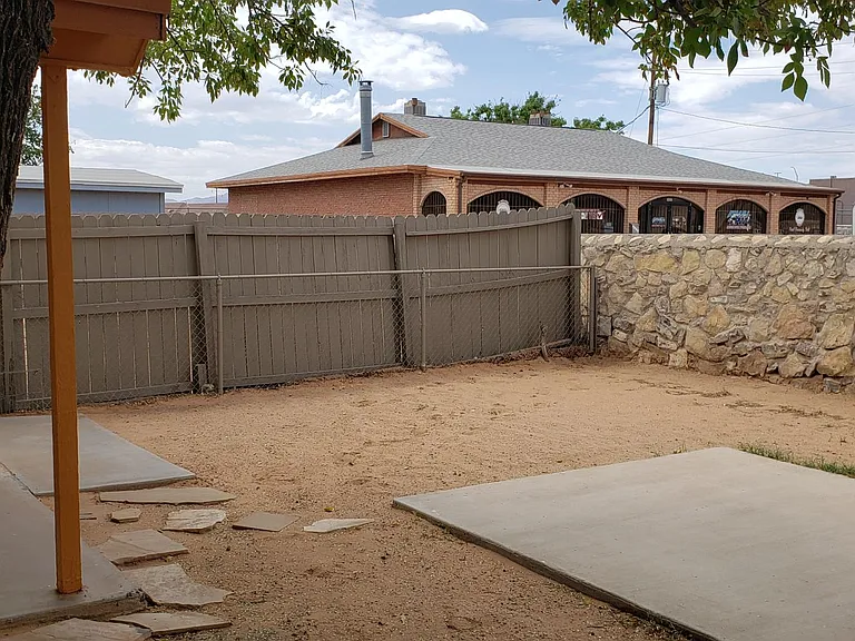 10431 Shannon Pl — Photo 17