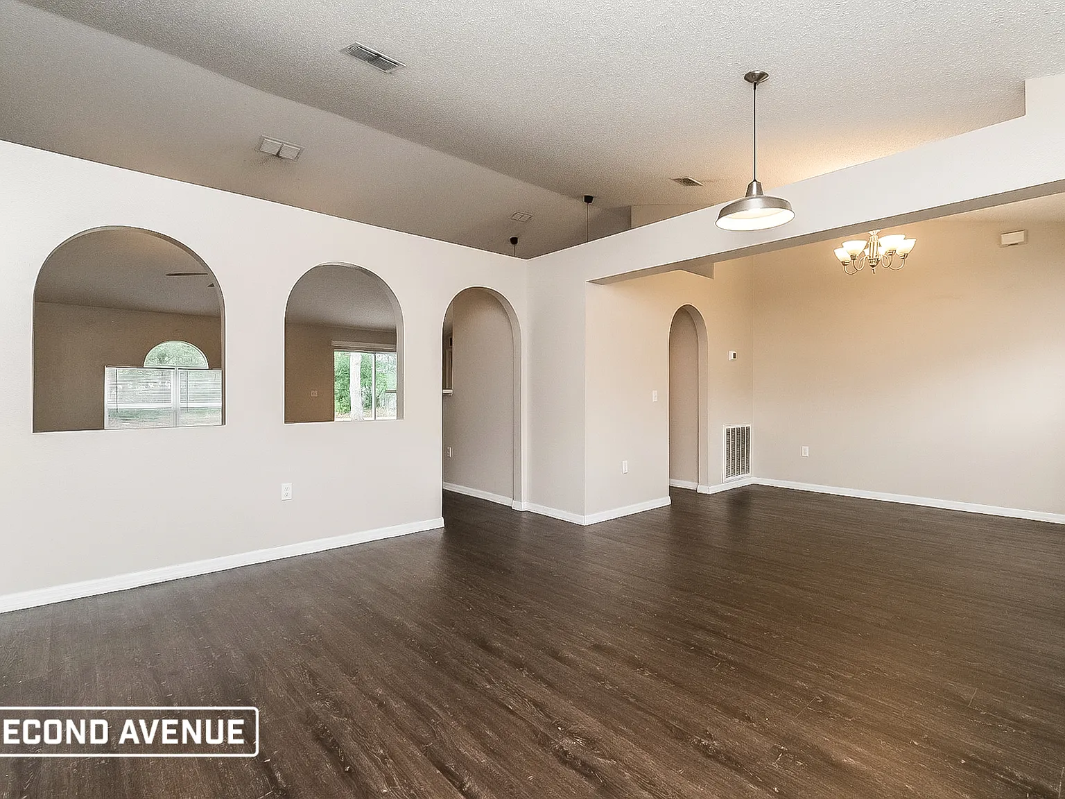 4 bed, 2.0 bath, 1809 sqft, $1,995 — Photo 3