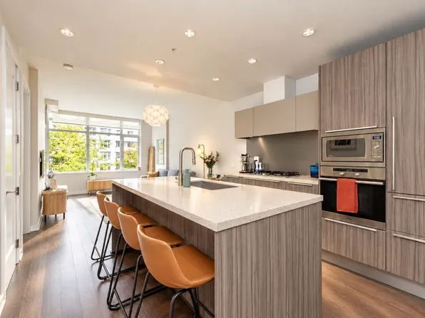 181 W 1st Ave #312, Vancouver, BC V5Y 0E3