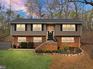 7002 Kelly Rd, Warrenton, VA 20187