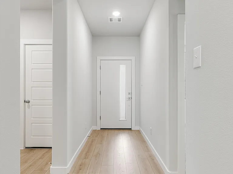 1136 Del Rio Dr — Photo 14