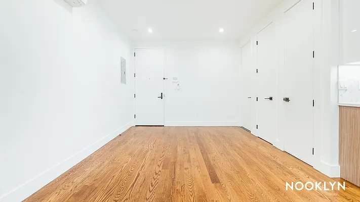 Rented by Nooklyn NYC LLC | media 32