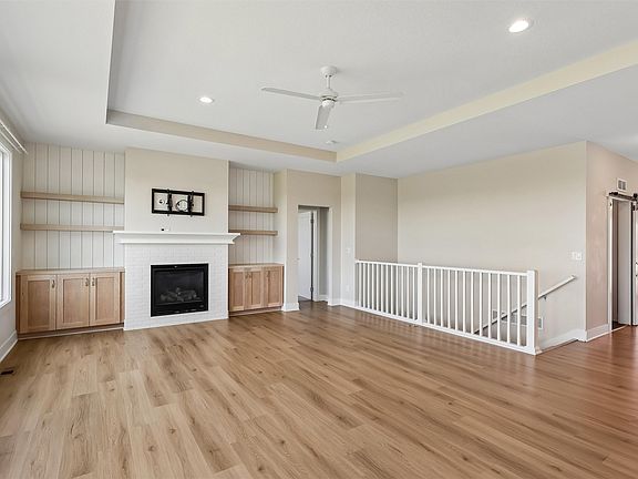 5th image of 460 NW Gracewood Dr