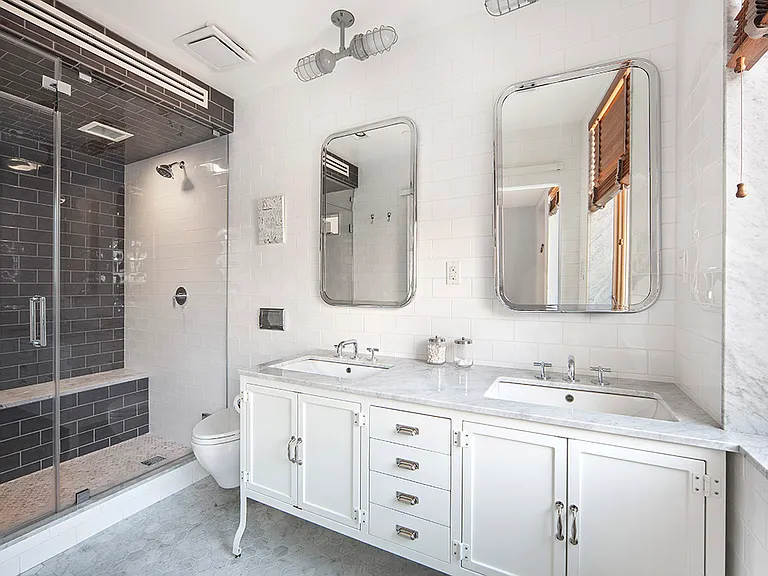 709 Sackett St #1 — Photo 9