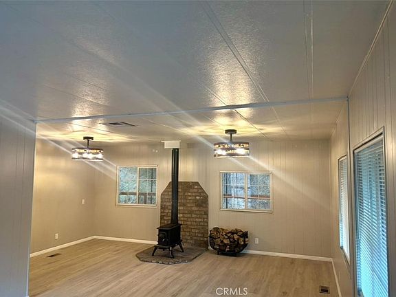 4th image of 18266 Caliente Creek Rd