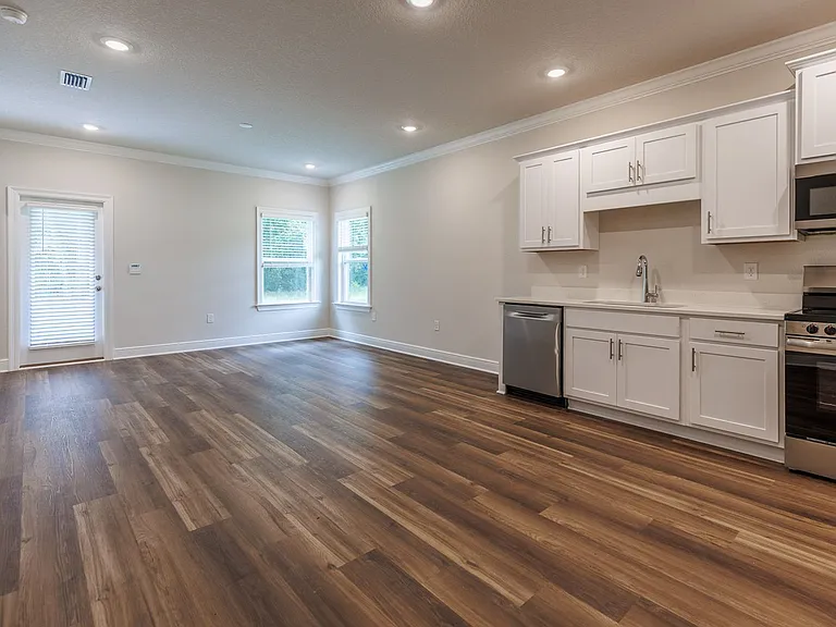 16163 Tigris Dr — Photo 3