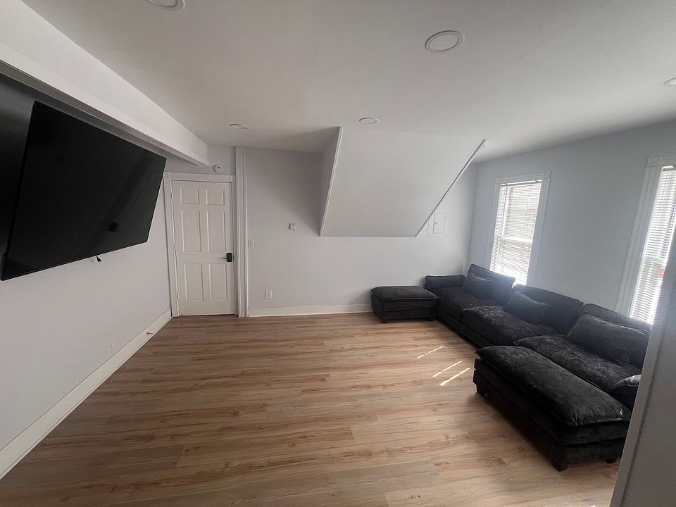 1st image of 34 Seminary Ave APT 2