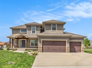 912 Birchwood Dr, Raymore, MO 64083