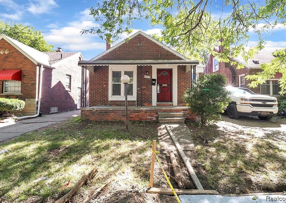 1st image of 8342 Roselawn St