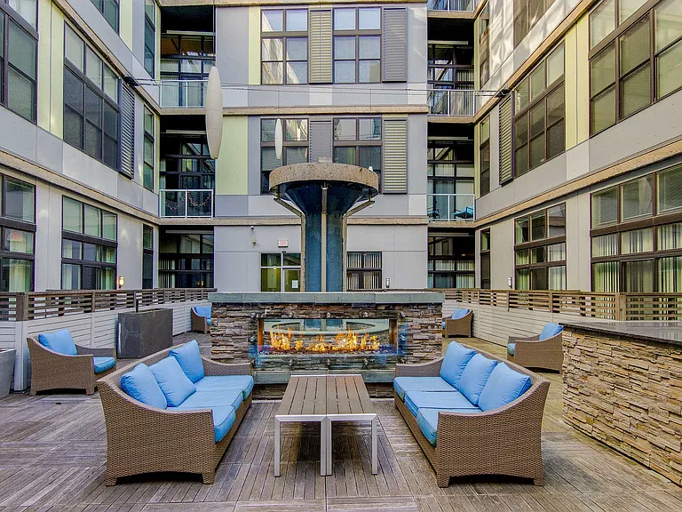 520 Park Avenue — Photo 20