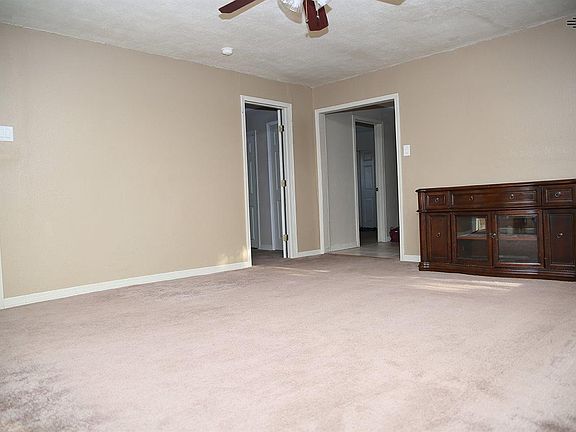 2nd image of 2405 Wyoming St