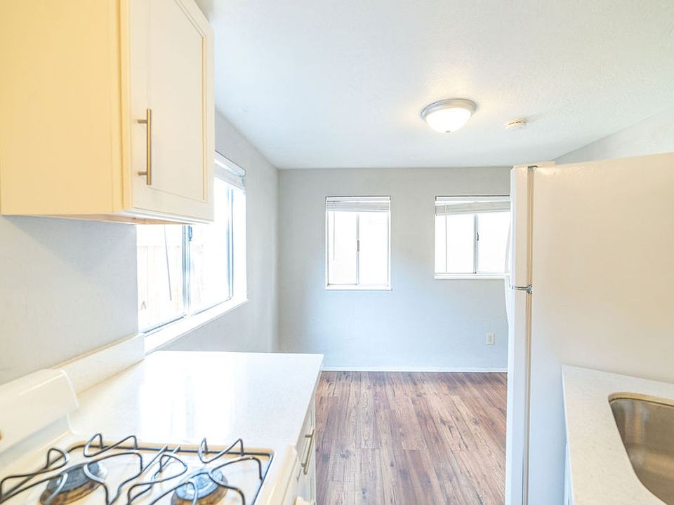 1st image of 3237 Yosemite Ave APT E