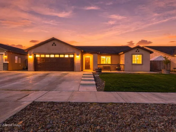 1835 Santa Cruz Dr, Tulare, CA 93274