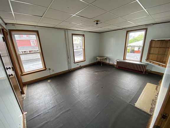4th image of 585 Fayette St #3