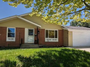 N85W18245 Lawrence Ave, Menomonee Falls, WI 53051