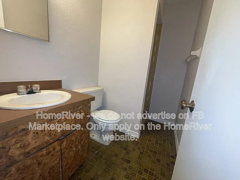 3405 N 34th St #C — Photo 7