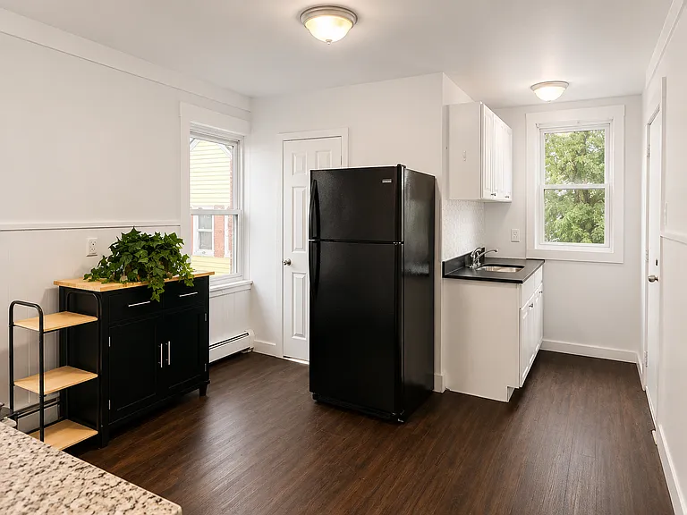 24 Tracey St #2 — Photo 4
