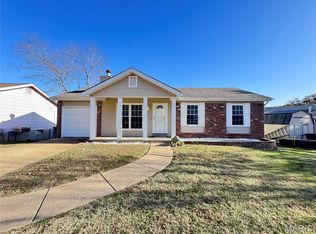 2566 Weymouth Dr, High Ridge, MO 63049