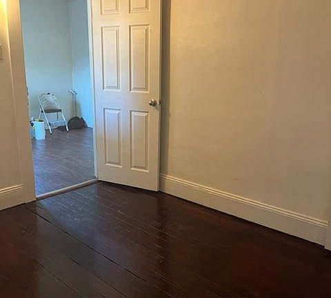 4th image of 306 N Mulberry St