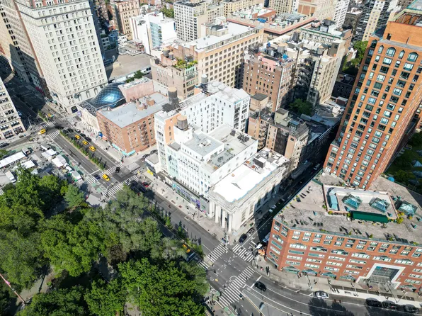 305 Second Avenue image 26 of 32