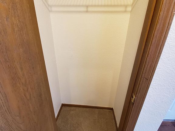 4th image of 6178 Applegrove Ln