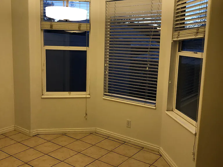 257 N Bliss Ct — Photo 6