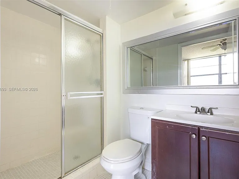 206 NW 18th St — Photo 11
