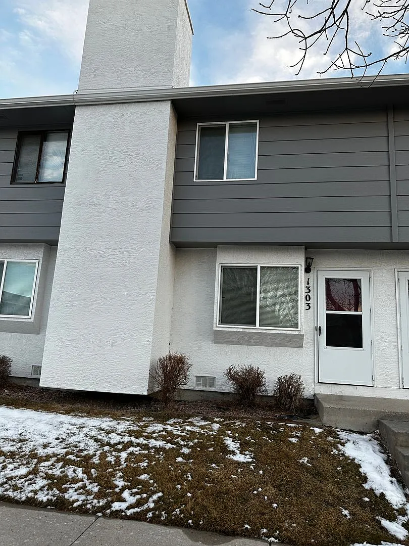 Nice 2 bedroom townhome on Soaring Eagle! — Photo 1