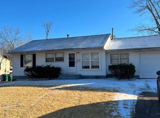 326 Midlothian Rd, Saint Louis, MO 63137