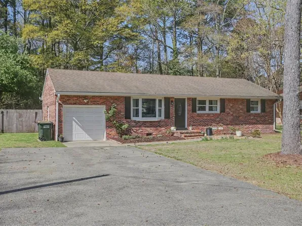 205 Old Lakeside Dr, Yorktown, VA 23692