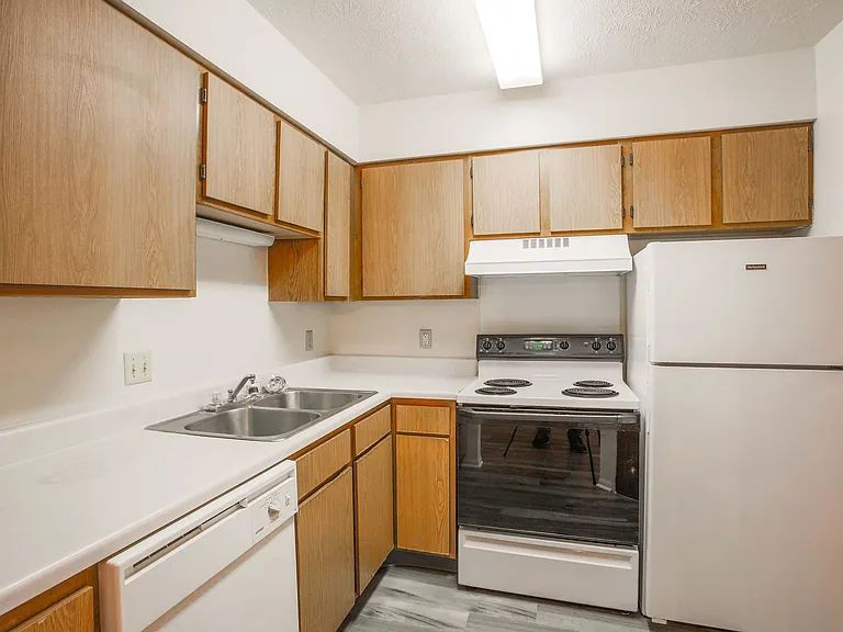 Port Crossing Apartments — Photo 74