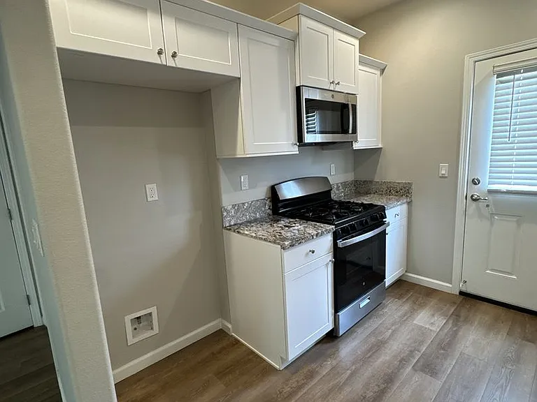 414 S Summit St #101-104 — Photo 13