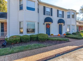 2104 River Chase Dr, Murfreesboro, TN 37128