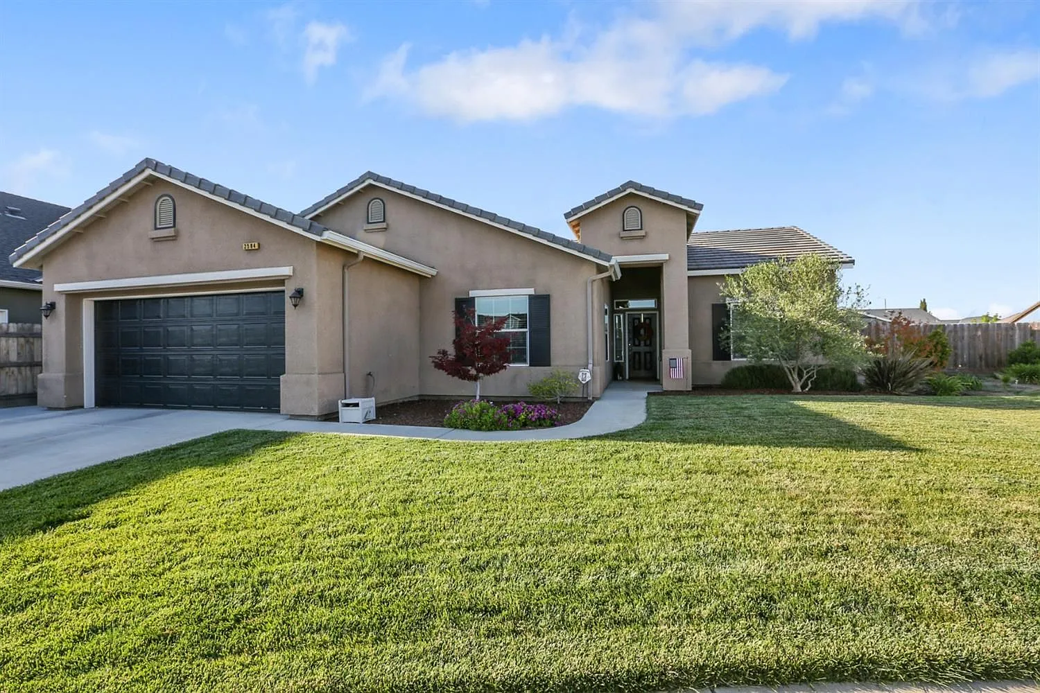 2584 Seaside Cir photo 1