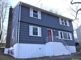 42 Roosevelt Ave, East Northport, NY 11731