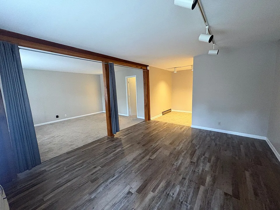 2134 Fairfax D3 Villager