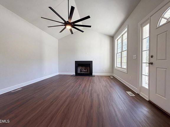 3rd image of 25 Camden Dr