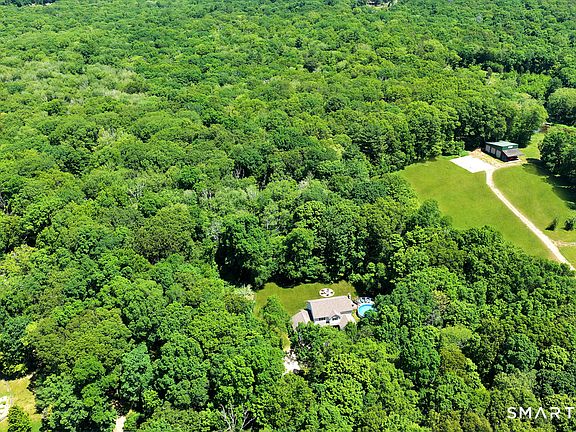 5th image of 73 Pine Woods Road