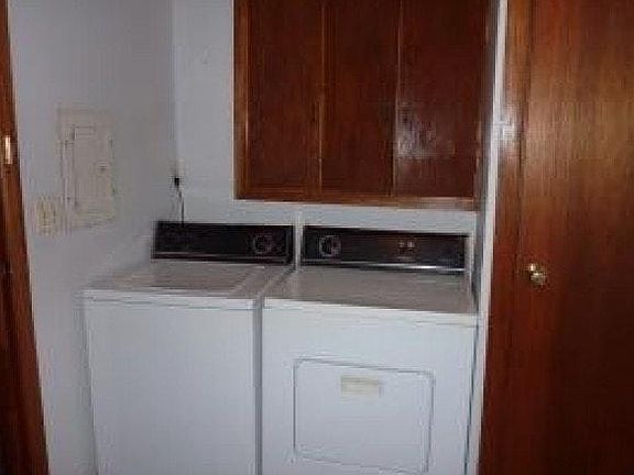 Downstairs Bath/Laundry