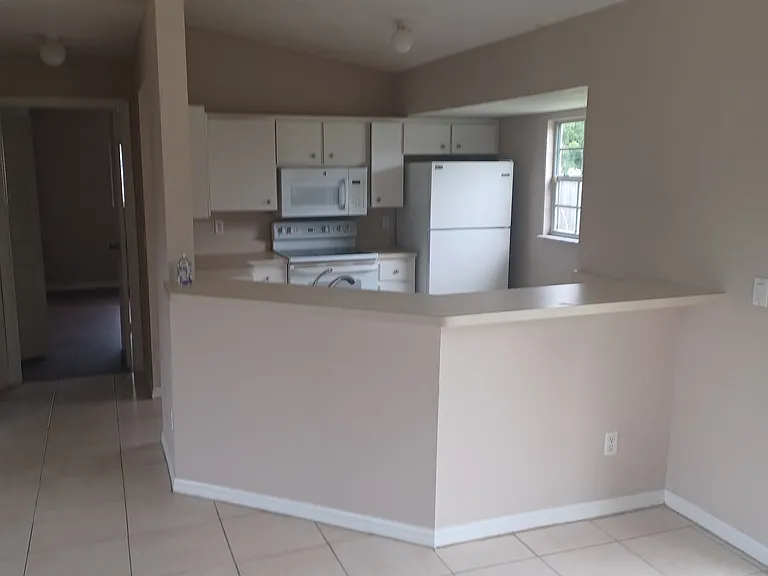 2764 Cranbrook Ave — Photo 6