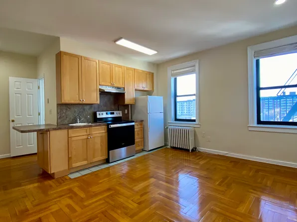 (undisclosed Address), Long Beach, NY 11561