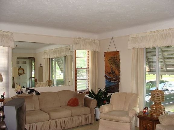 3rd image of 11484 Woodview Blvd