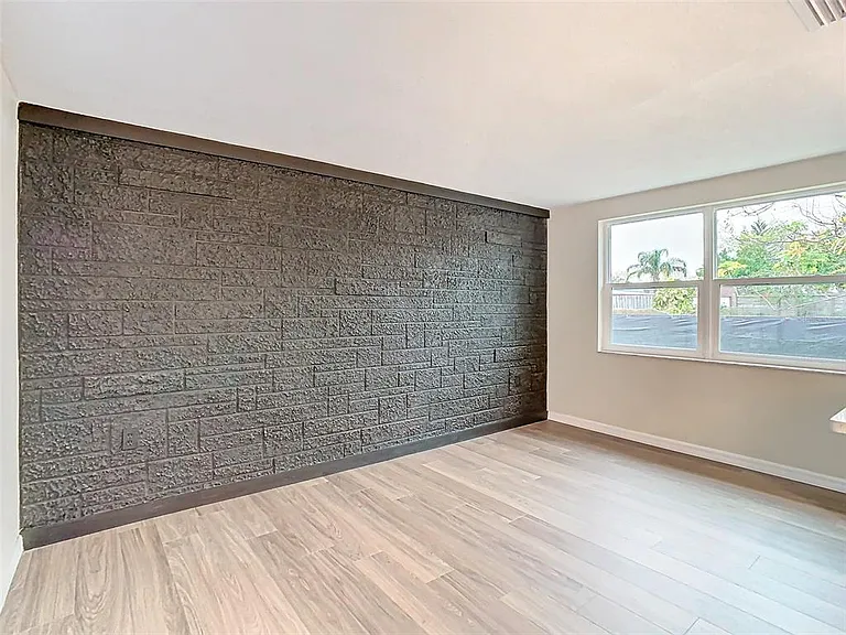 7414 Rockwood Dr — Photo 8