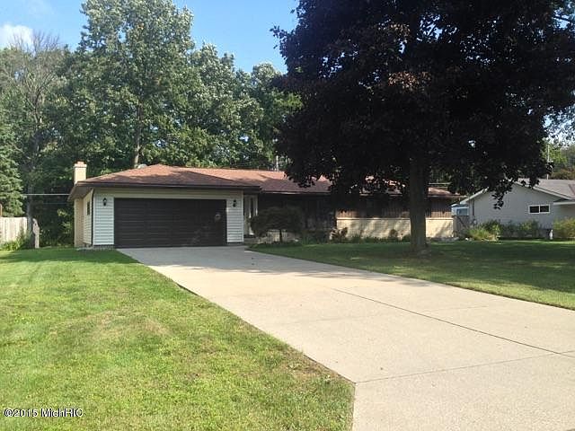 1st image of 385 Arthur Ave