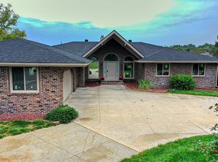 1416 Doyle Ln, Beatrice, NE 68310