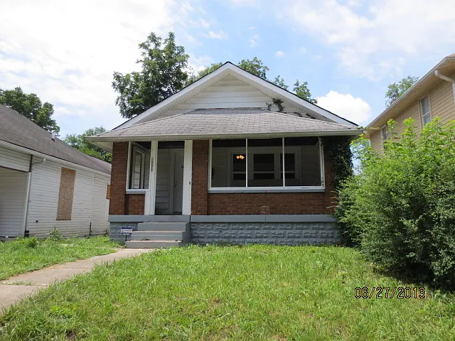 1300 Winfield Ave photo 1