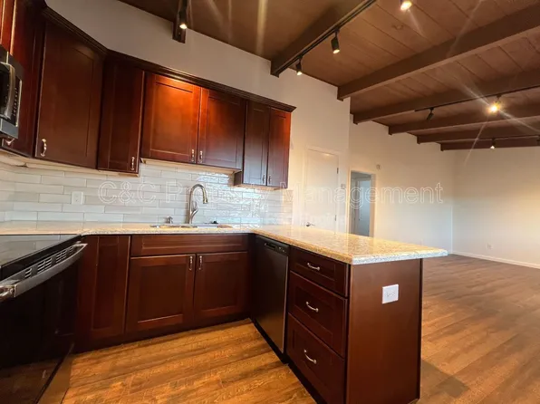 525 Madison St #G, Monterey, CA 93940