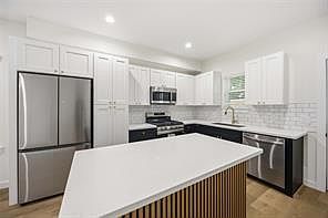 3rd image of 8412 Darien St #B