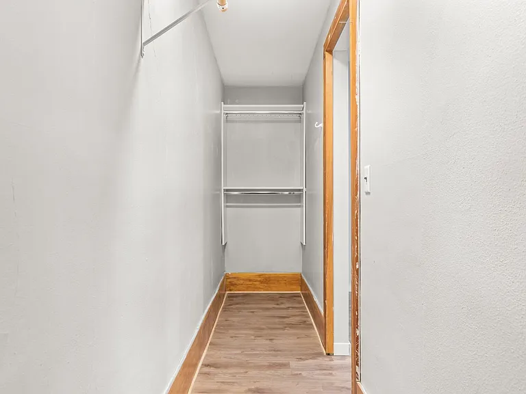 1216 Williamson St — Photo 15